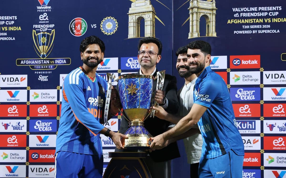 ‘വരൂ, കൂടെ നിൽക്കു’; അഫ്ഗാൻ ക്യാപ്റ്റനെയും വിജയച്ചിത്രത്തിൽ ഉൾപ്പെടുത്തി ശ്രേയസ് അയ്യർ