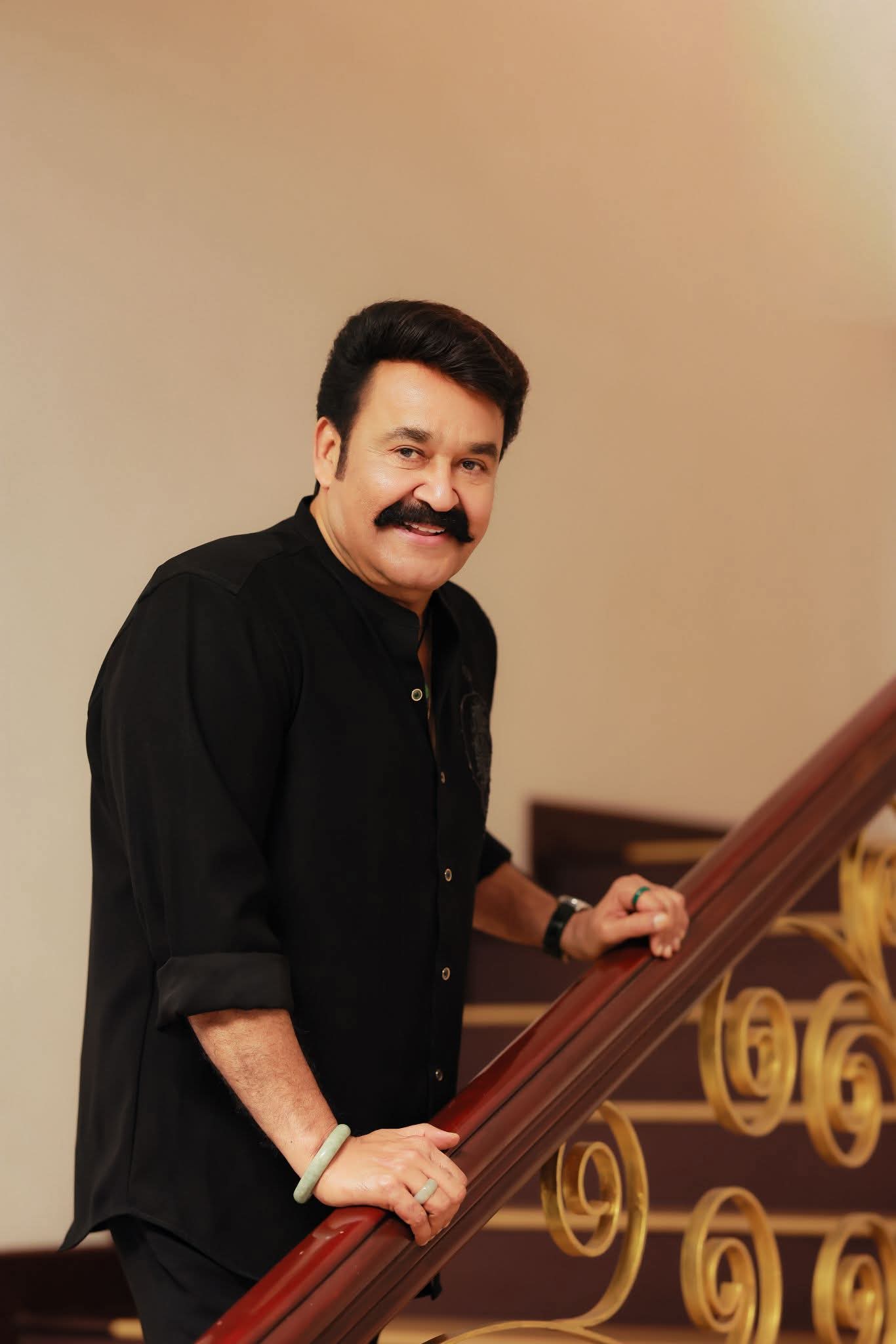 വാഹന രേഖയിൽ ഇനി മോഹൻലാലിന്റെ പേര് മാത്രം; ‘ലെഫ്റ്റനന്റ് കേണൽ’, ‘ഡോക്ടർ’ പദവികൾ നീക്കി എംവിഡി