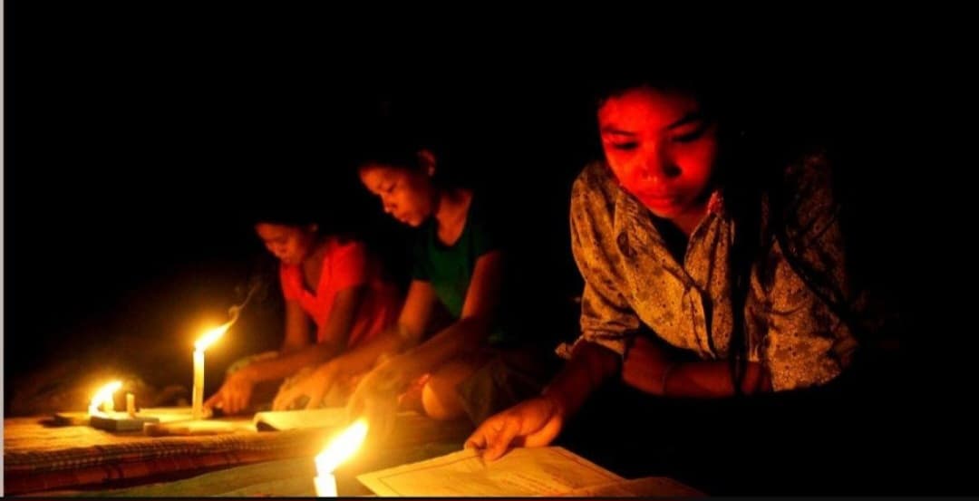 പവർകട്ട് എപ്പോൾ തീരും? അറിയില്ല; ചിലയിടങ്ങളിൽ രണ്ടും മൂന്നും തവണ വൈദ്യുതി മുടക്കം, കെഎസ്ഇബി ഓഫീസുകളിൽ ആശയക്കുഴപ്പം