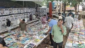 മൂന്നാം ദിനത്തിൽ ജനപങ്കാളിത്തം കൊണ്ട് ശ്രദ്ധേയമായി കലാകൈരളി പുസ്തകമേള