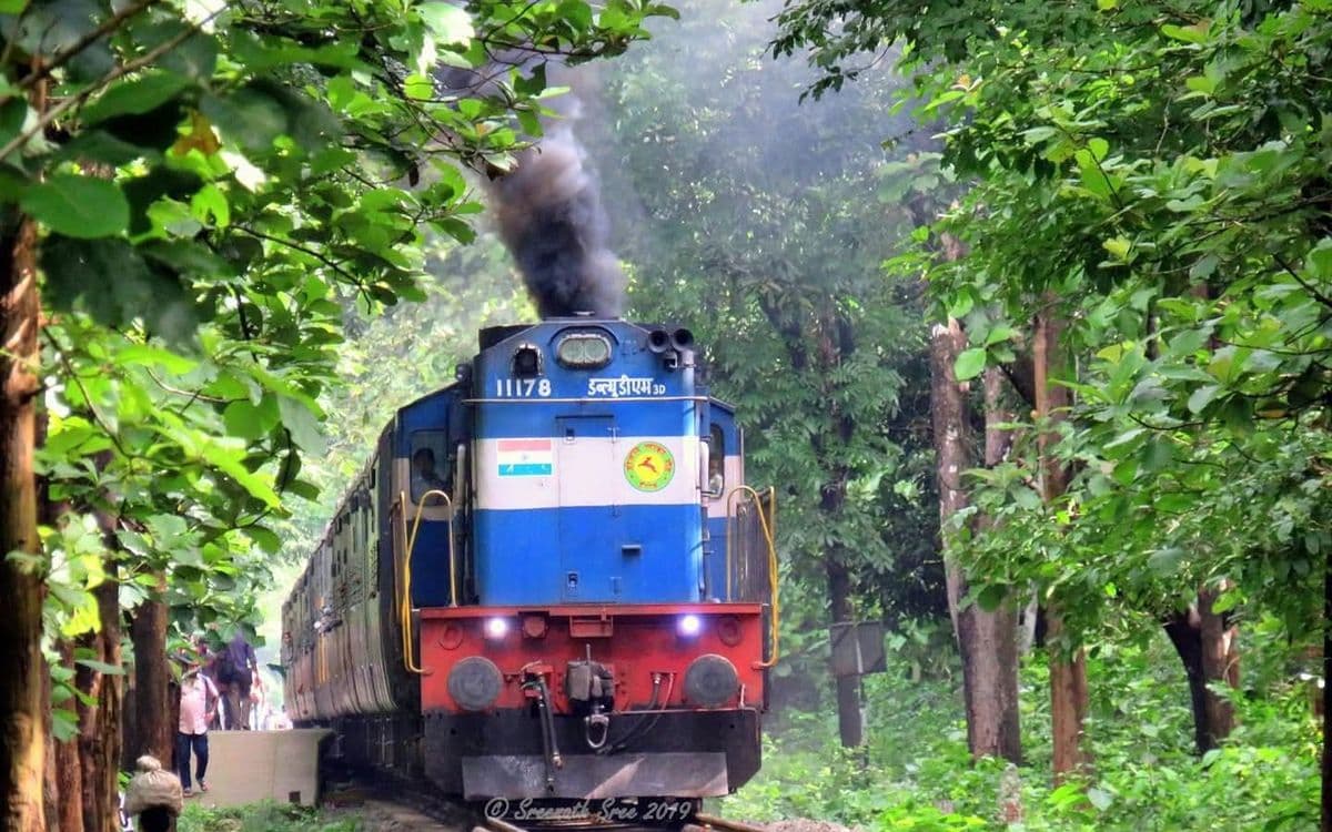 റെയിൽവേ സ്റ്റേഷനുകളിലെ ഭക്ഷണത്തിന് വില കൂടി; ഊണിന് ഇനി 110 രൂപ