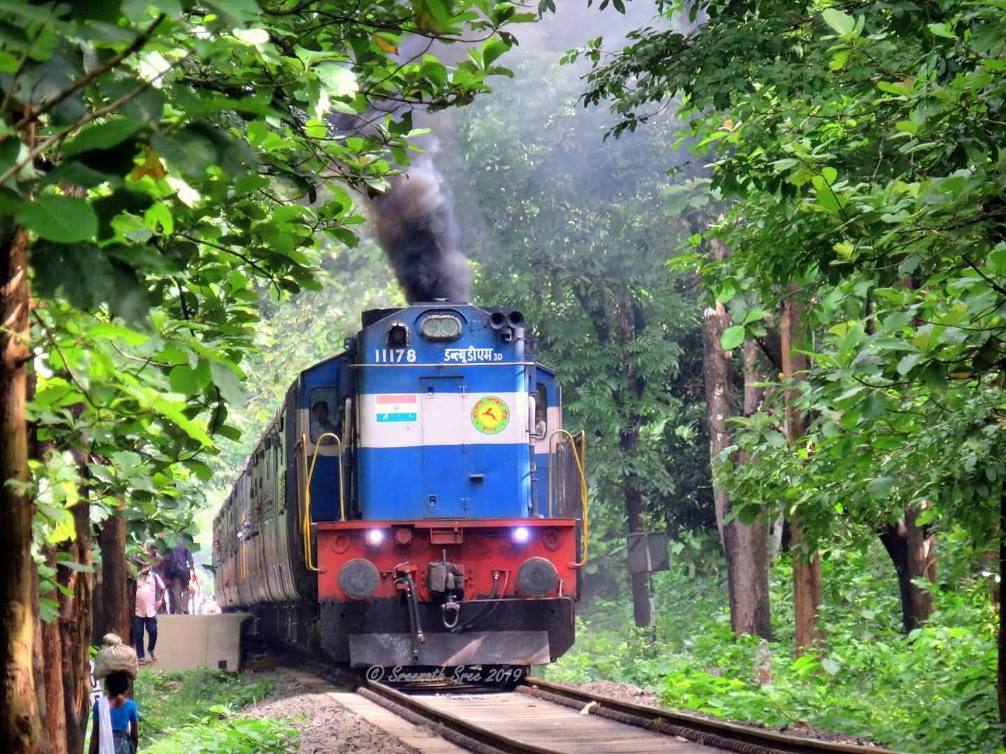 റെയിൽവേ സ്റ്റേഷനുകളിലെ ഭക്ഷണത്തിന് വില കൂടി; ഊണിന് ഇനി 110 രൂപ