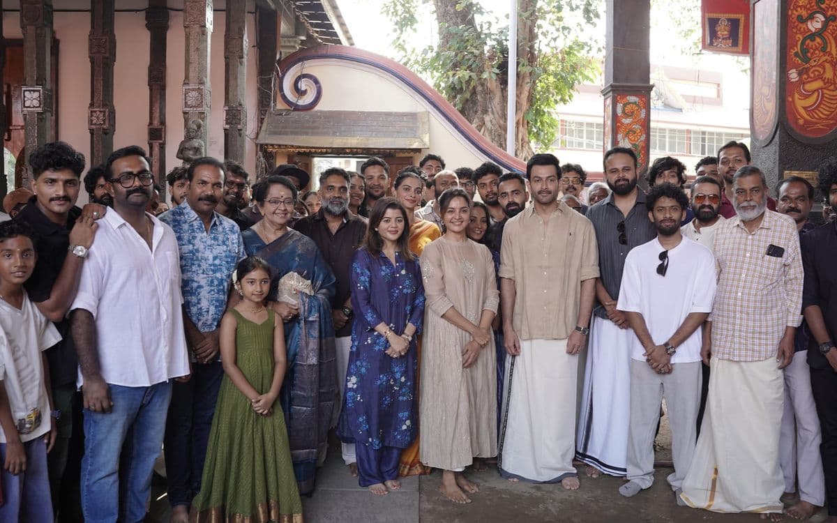 പൃഥ്വിരാജ്–മഞ്ജു വാര്യർ ചിത്രം ‘ഒടിയൻ’ ഒരുങ്ങുന്നു; പൂജാ ചടങ്ങുകളോടെ തുടക്കമായി