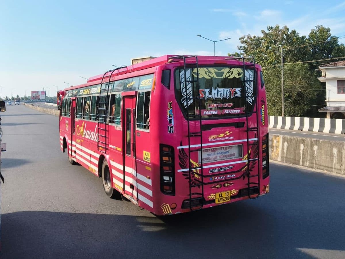 ആറുവരി ദേശീയപാതയിൽ റൂട്ട് ബസുകൾക്ക് വിലക്ക്; കെഎസ്ആർടിസി ദീർഘദൂര സർവീസുകൾക്ക് ഇളവ്