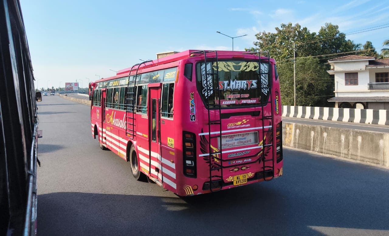ആറുവരി ദേശീയപാതയിൽ റൂട്ട് ബസുകൾക്ക് വിലക്ക്; കെഎസ്ആർടിസി ദീർഘദൂര സർവീസുകൾക്ക് ഇളവ്