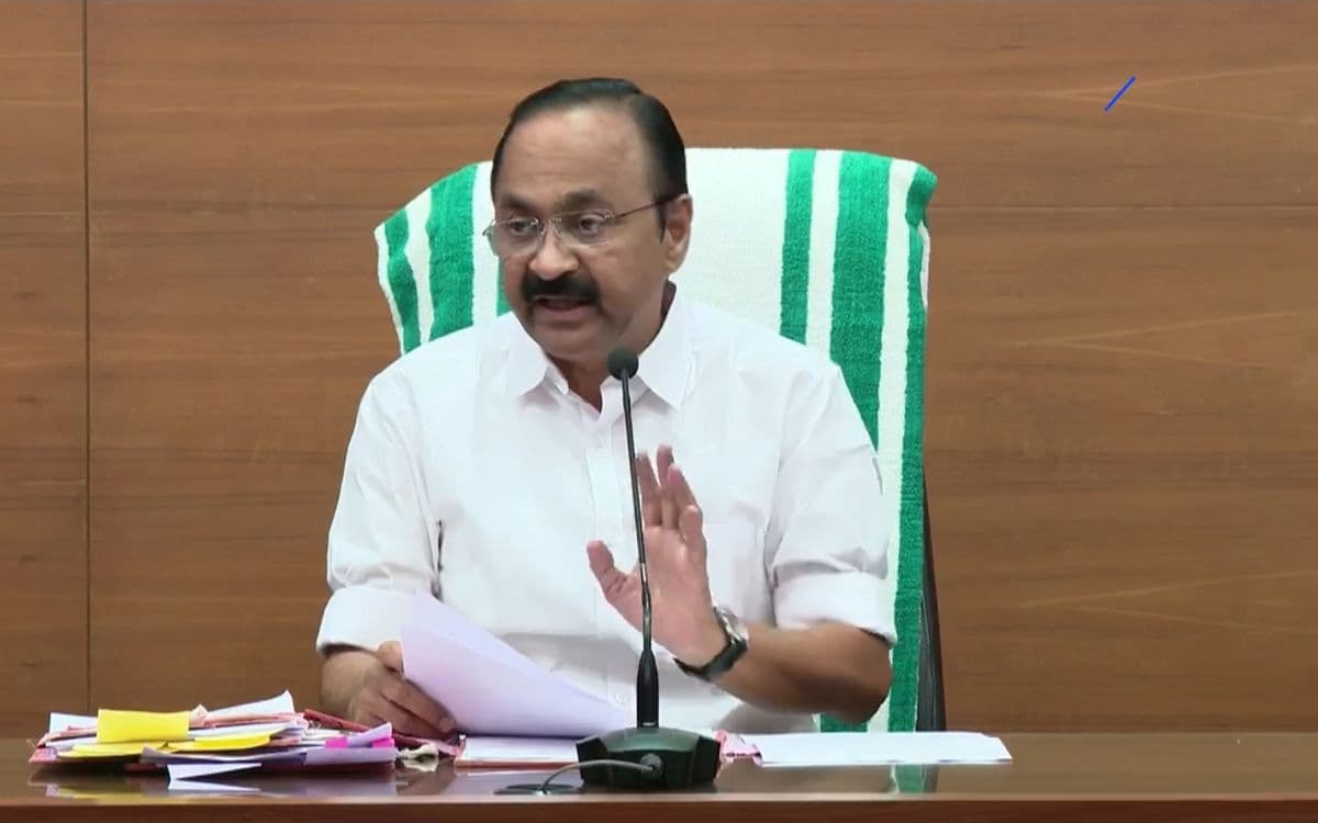 ‘സ്ത്രീകൾ വീട്ടിൽ അടങ്ങിയൊതുങ്ങി ഇരിക്കേണ്ടവരല്ല’; കാന്തപുരത്തിന്റെ പരാമർശത്തെ തള്ളി വി.ഡി. സതീശൻ